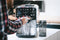Melitta Barista TS Smart F850-101 – Machine à Café Expresso et Boissons Chaudes Automatique, 2 Réservoirs à Grains, Récipient à Lait, Broyeur Silencieux, Argent
